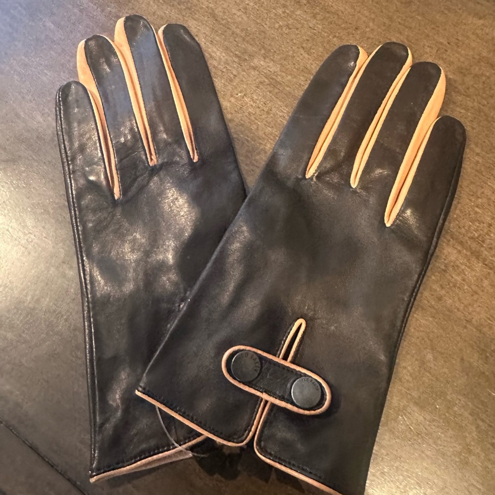 🎉🛍️Ted Baker Black/Tan Leather Gloves🎉🛍️